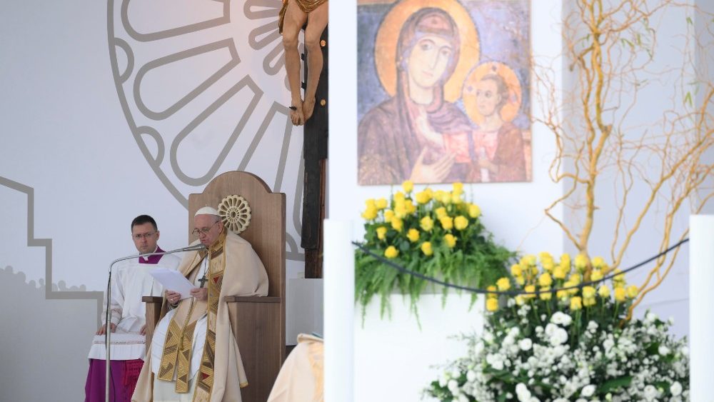 教宗在馬泰拉為和平祈禱