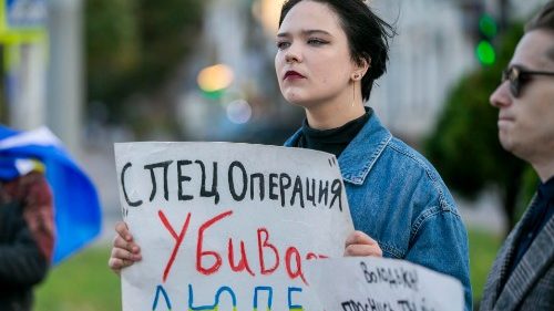 Ukrainische Flüchtlinge in Moldau protestieren gegen den Krieg in der Ukraine