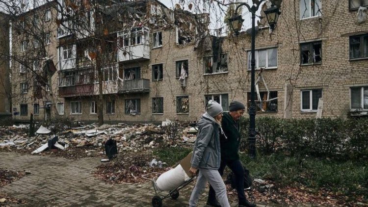 Bombardamenti in Ucraina (Ansa)