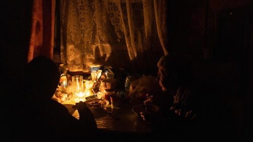 Ucrania, bombardeos en Jersón. Millones de personas siguen sin electricidad