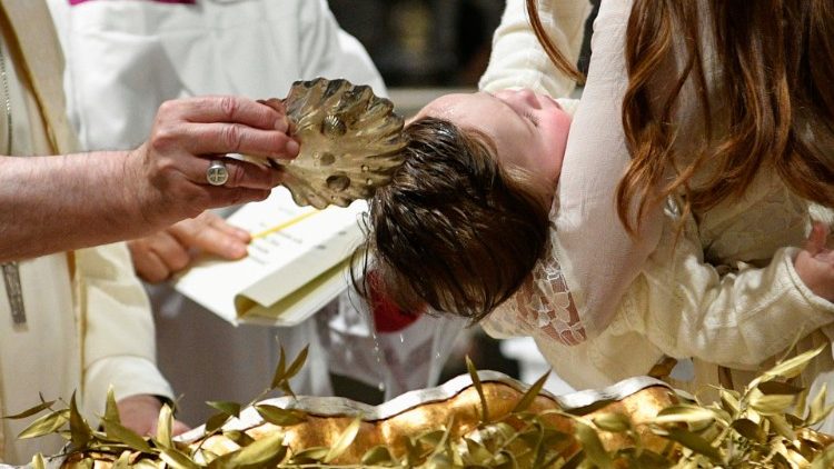 Die Taufe eines Kindes in der Sixtinischen Kapelle