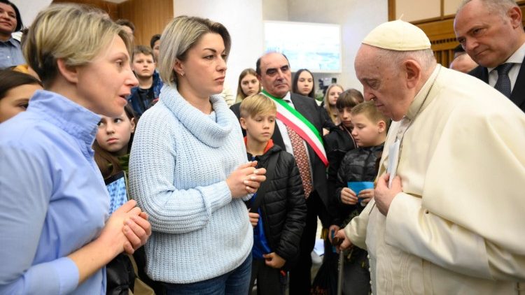 Papa na općoj audijenciji rekao da ne smijemo ostati ravnodušni na situaciju u Dnipru