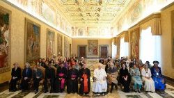 Ferenc pápa a „Nők vallásközileg építik a találkozás kultúráját” elnevezésű nemzetközi konferencia résztvevőivel