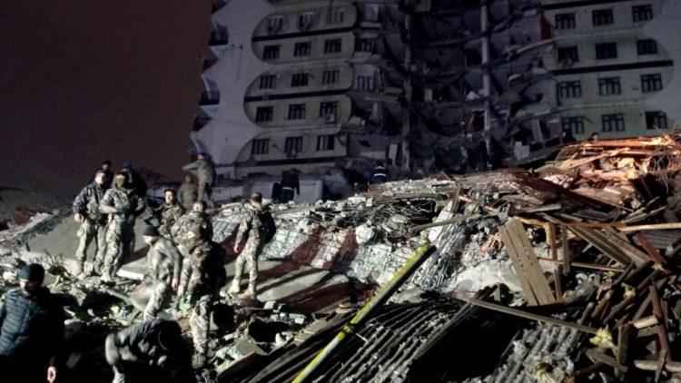 Terremoto tra Turchia e siria, il più violento degli ultimi 100 anni (EPA)