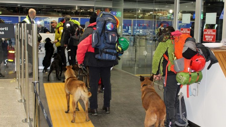 Squadre di soccorso in partenza per la Turchia 