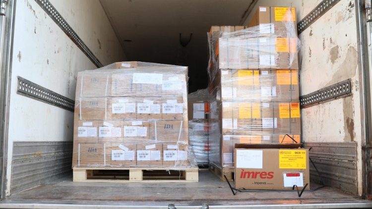 ಜಗದ್ಗುರು XIV ನೇ ಲಿಯೋರವರು ದಾನ ಮಾಡಿದ ಔಷಧ ಮತ್ತು ಜನರೇಟರ್‌ಗಳು