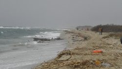 Ett tiotal kroppar hittade på Siciliens och Kalabriens kuster