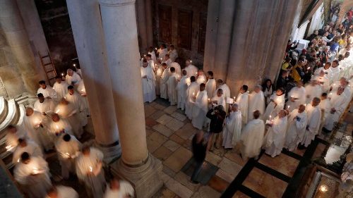 Jerusalem: Kirche im Schatten des Kreuzes