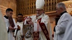 येरूसालेम के लैटिन प्राधिधर्माध्यक्ष, कार्डिनल पियरबत्तिस्ता पिज़्ज़ाबाल्ला ने येरूसालेम के होली सेपल्कर गिरजाघर में बंद दरवाज़ों के अंदर 