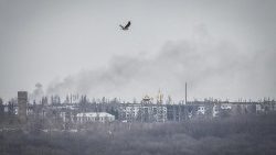 Battle for Bakhmut continues in eastern Ukraine	