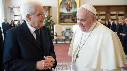 教宗方济各与意大利总统马塔雷拉