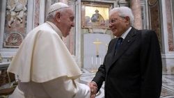 Papa Francisco e presidente italiano, Sergio Mattarella