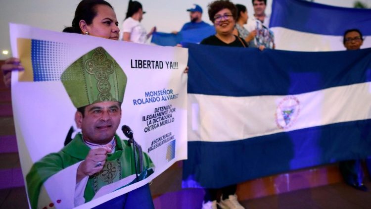 Nicaraguan citizens demonstrate in Panama for the release of Bishop Rolando Álvarez of Matagalpa             