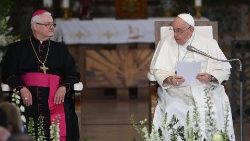 Bischof Veres und Papst Franziskus in Budapest
