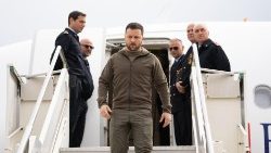 Зустріч Президента Ураїни В. Зеленського в римському аеропорту Чампіно