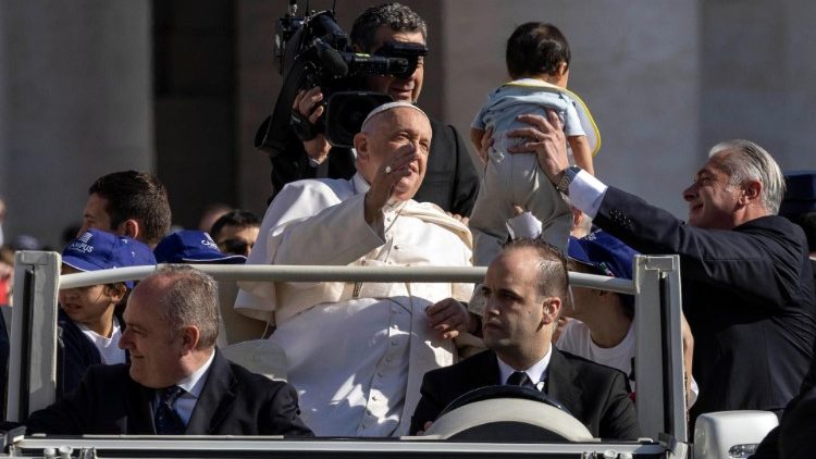 האפיפיור פרנציסקוס בקבלת הקהל