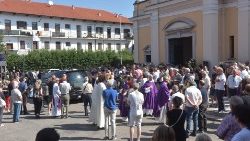 Lucos Re Sartu laidotuvės