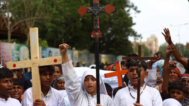Christians protest mob violence in Pakistan