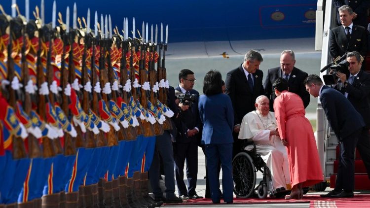 Papa amefika Mongolia