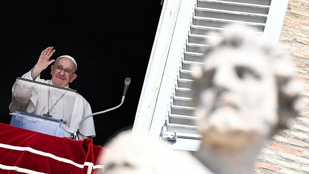 Papst Franziskus beim Angelus