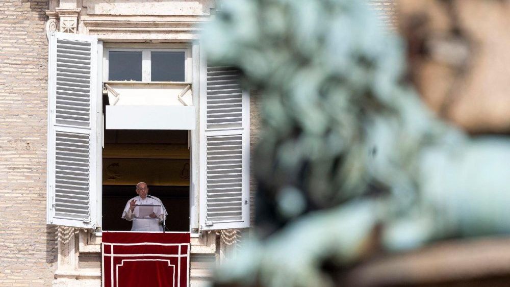 Papst Franziskus beim Angelus