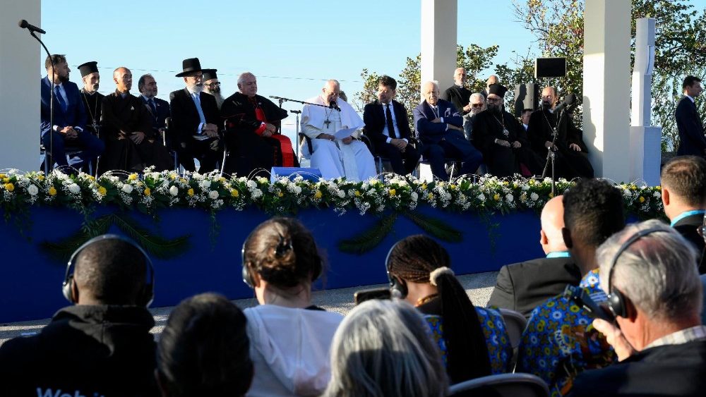 கூட்டத்தில் பங்கேற்றவர்கள்