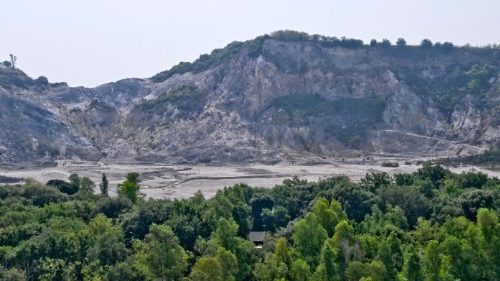  Terremoto, il carcere di Pozzuoli resta chiuso. La Chiesa accanto alle detenute