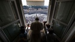 Il Papa, per peccatore c'� speranza redenzione, per il corrotto no