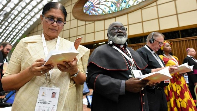 உலக ஆயர்கள் மாமன்றத்தில் பங்கேற்றவர்கள்