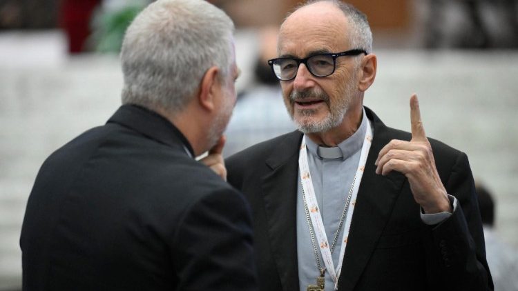 धर्मसभा में कार्डिनल चरनी