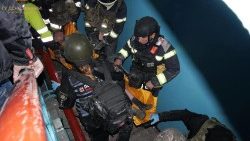 Le operazioni di soccorso nella notte a Zaporizhzhia