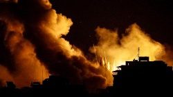 Guerra en Oriente Próximo: Israel bombardea Tal Al-Hawa, cerca de la ciudad de Gaza, en la Franja