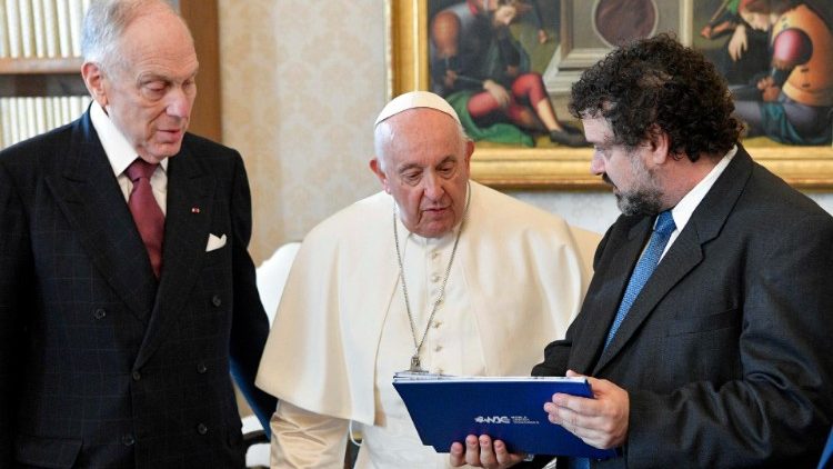 À esquerda, Sr. Ronald Steven Lauder, presidente do Congresso Judaico Mundial 