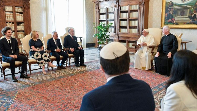 Papa com delegação do Congresso Judaico Mundial 