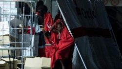 Migranci uratowani z morza w Hiszpanii, 24 października 2023 r.