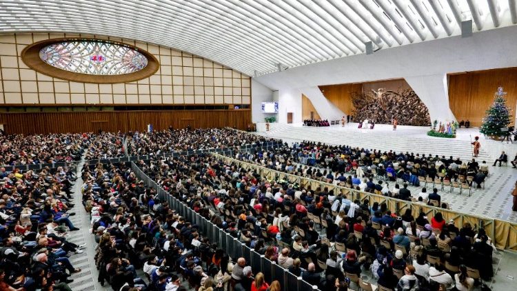 Il Papa,il presepe scuola di sobriet�,contro Natale consumistico