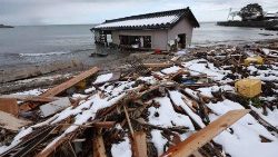 Fast nichts ist wie vorher (Symbolbild, Aufnahme zeigt Tsunamifolgen an einem Haus)