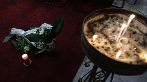 Turchia, una Messa di riparazione nella chiesa di Istanbul colpita dall'attentato