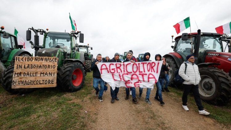 इटली में जारी कृषकों का विरोध प्रदर्शन , 09.02.2024