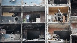 Wohngebäude in Kyiv nach einem Luftangriff - Aufnahme vom Freitag