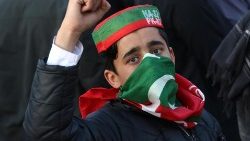 Un sostenitore di Khan