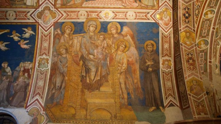 Franziskus - rechts stehend - auf einem Fresko von Cimabue in Assisi
