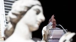 Das sonntägliche Mittagsgebet am 25.2. hatte Papst Franziskus, der seit Samstag erkältet war, gehalten