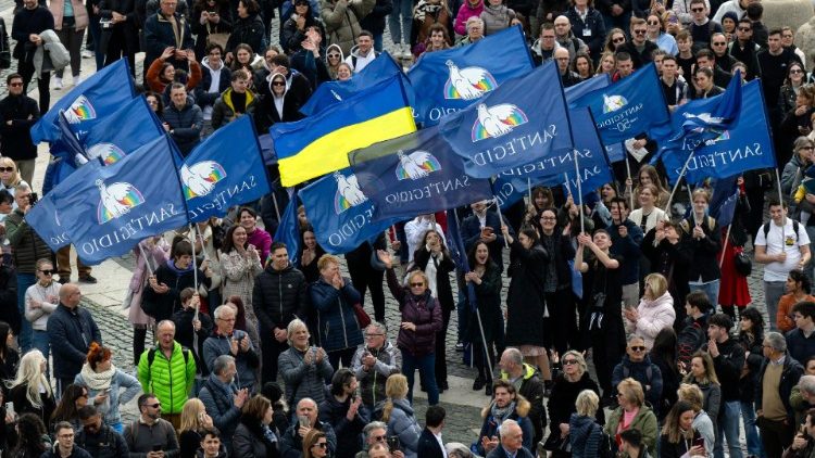 Паломники на площади Святого Петра (3 марта 2024 г.)