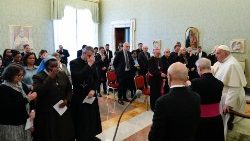 Удзельнікі пленарнага пасяджэння Папскай камісіі па абароне непаўналетніх на аўдыенцыі ў Ватыкане