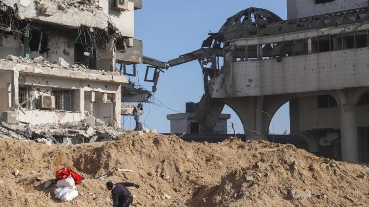 After two-week operation Israeli Forces withdraw from Al-Shifa Hospital of Gaza 