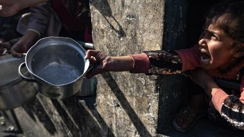 Caritas setzt Gazastreifen-Hilfe fort - Waffenruhe gefordert