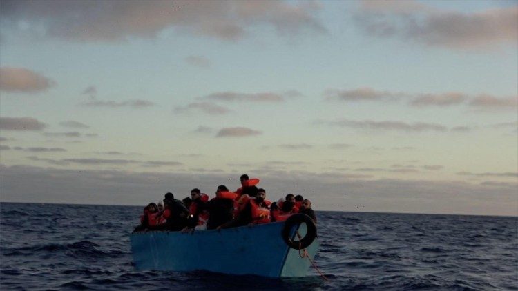Migranti soccorsi in mare 