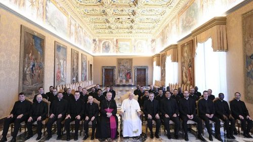 Papst: Dialog f&ouml;rdern, Kriegsopfern helfen