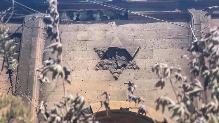 Die Synagoge nach dem Anschlag vom Sonntag in Derbent